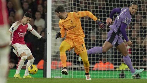 SVET SE PITA ŠTA OVO BI?! Arsenal i Liverpul odigrali neverovatan derbi Premijer lige (FOTO/VIDEO) SVET SE PITA ŠTA OVO BI?! Arsenal i Liverpul odigrali neverovatan derbi Premijer lige (FOTO/VIDEO)