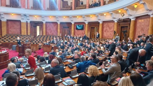 NOSAČ TAŠNE VUKA JEREMIĆA: Milojičić - Ponoš pobegao i sada i kada je bilo najteže NOSAČ TAŠNE VUKA JEREMIĆA: Milojičić - Ponoš pobegao i sada i kada je bilo najteže