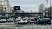 ШЕСТ САТИ ПАРКИРАЊА 225 ЕВРА! Градске власти Париза објавиле рат џиповима ШЕСТ САТИ ПАРКИРАЊА 225 ЕВРА! Градске власти Париза објавиле рат џиповима