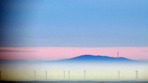 KAD PUKNE POGLED OD VRŠCA DO RTNJA: Sa Vršačkih planina mogu se videti i više od 100 kilometara udaljeni masivi (FOTO)