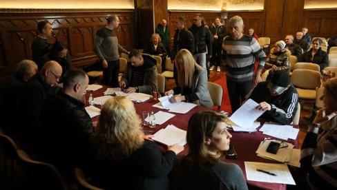 JOŠ 59 KUĆA ENERGETSKI EFIKASNIJE: U Vršcu potpisani novi ugovori, vredni 19,5 miliona dinara JOŠ 59 KUĆA ENERGETSKI EFIKASNIJE: U Vršcu potpisani novi ugovori, vredni 19,5 miliona dinara