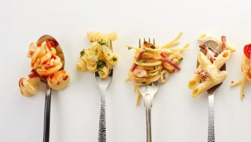 OVAKVU DO SADA NISTE JELI : Pasta slasna i aromatična, sa sezonskim povrćem OVAKVU DO SADA NISTE JELI : Pasta slasna i aromatična, sa sezonskim povrćem