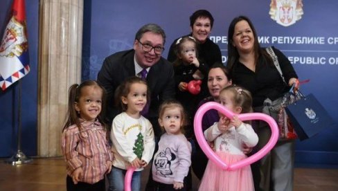 NA INICIJATIVU PREDSEDNIKA VUČIĆA: Vlada usvojila zaključak o lečenju obolelih od retkih bolesti, evo koliko će novca biti izdvojeno iz budžeta NA INICIJATIVU PREDSEDNIKA VUČIĆA: Vlada usvojila zaključak o lečenju obolelih od retkih bolesti, evo koliko će novca biti izdvojeno iz budžeta