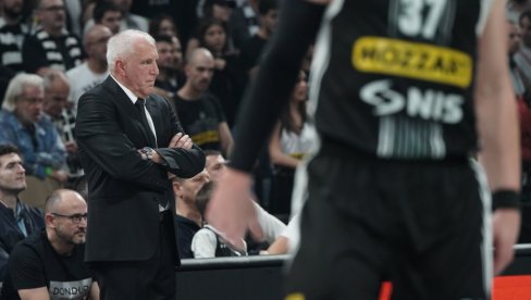 NE MOŽE DA DOĐE SEBI: Ovako je Željko Obradović reagovao nakon neverovatnog poraza Partizana NE MOŽE DA DOĐE SEBI: Ovako je Željko Obradović reagovao nakon neverovatnog poraza Partizana