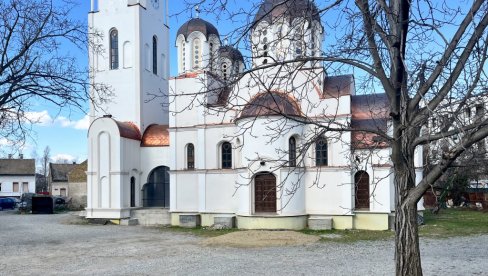 СТО СВЕТИЉКИ ЗА КОНСТАНТИНА И ЈЕЛЕНУ : Уређује се околина храма у Новом Саду СТО СВЕТИЉКИ ЗА КОНСТАНТИНА И ЈЕЛЕНУ : Уређује се околина храма у Новом Саду