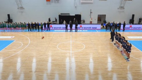 KOŠARKAŠICE IZREALA U ŠOKU: Evo šta su im uradile Irkinje kada su ih videle na terenu (VIDEO) KOŠARKAŠICE IZREALA U ŠOKU: Evo šta su im uradile Irkinje kada su ih videle na terenu (VIDEO)