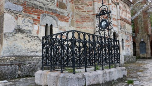 ДОСТОЈНИЈЕ ОБЕЛЕЖЈЕ ТВОРЦУ СРПСКОГ УСТАВА: Ускоро рестаурација надгробног споменика Димитрију Давидовићу на старом гробљу у Смедереву ДОСТОЈНИЈЕ ОБЕЛЕЖЈЕ ТВОРЦУ СРПСКОГ УСТАВА: Ускоро рестаурација надгробног споменика Димитрију Давидовићу на старом гробљу у Смедереву