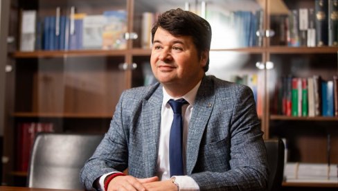 ПОШТОВАЋУ ВЕНЕЦИЈАНСКУ КОМИСИЈУ, АЛИ МЕ НЕЋЕ УЋУТКАТИ Владан Петров прокоментарисао тужакање невладиних организација