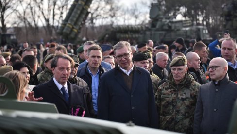 VUČIĆ NA PITANJE NOVOSTI: Vidite o kakvim je lažovima reč i čime su spremni da se služe u Prištini VUČIĆ NA PITANJE NOVOSTI: Vidite o kakvim je lažovima reč i čime su spremni da se služe u Prištini