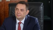 VULIN ZA KINESKE MEDIJE: Bez uspešne i uspravne Kine ne može biti slobodnog sveta VULIN ZA KINESKE MEDIJE: Bez uspešne i uspravne Kine ne može biti slobodnog sveta