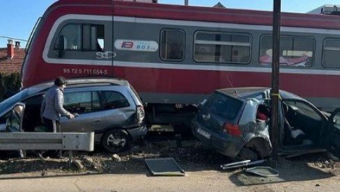 TEŽAK UDES DVA AUTOMOBILA I VOZA U RADINCU KOD SMEDEREVA: Slika sa lica mesta je jeziva (FOTO)