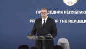 DVE NAJVIŠE ZGRADE U EMIRATIMA U BOJI SRPSKE ZASTAVE: Vučić se zahvalio prijateljima iz UAE