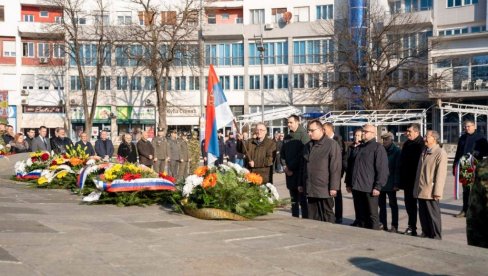 У ЧАСТ СРПСКИХ ЈУНАКА: И у Краљеву обележен Дан државности