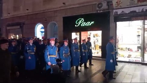 ЗА ДАН ДРЖАВНОСТИ: Променадни концерт оркестара МУП и Гарде (ВИДЕО) ЗА ДАН ДРЖАВНОСТИ: Променадни концерт оркестара МУП и Гарде (ВИДЕО)