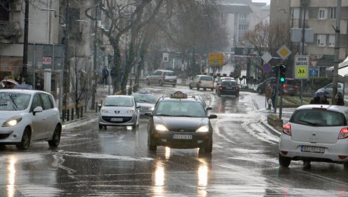 RHMZ UPOZORIO, PRETI NAM OPASNO VREME: Uključeni meteoalarmi zbog ove tri pojave