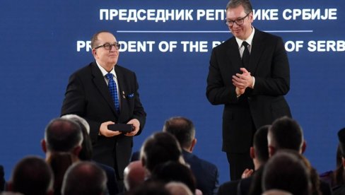 SREĆAN SAM JER SRBIJA IDE NAPRED: Zoran Jovanović, humanista iz Švajcarske za Novosti SREĆAN SAM JER SRBIJA IDE NAPRED: Zoran Jovanović, humanista iz Švajcarske za Novosti