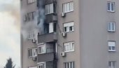 DRAMA U BEOGRADU: Požar u stambenoj zgradi, gusti dim se širi naseljem (VIDEO) DRAMA U BEOGRADU: Požar u stambenoj zgradi, gusti dim se širi naseljem (VIDEO)