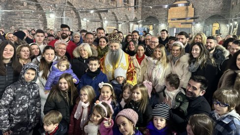 СВЕЧАНО У ХРАМУ СВЕТОГ САВЕ НА МЕНХЕТНУ: Патријарх Порфирије служио литургију на трећу годишњицу од како је изабран СВЕЧАНО У ХРАМУ СВЕТОГ САВЕ НА МЕНХЕТНУ: Патријарх Порфирије служио литургију на трећу годишњицу од како је изабран