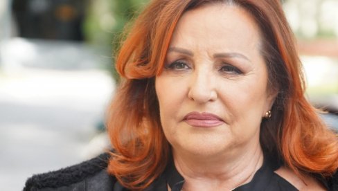 3 ПУТА КУМОВАЛА КОЛЕГИНИЦАМА: Ана Бекута има нераскидива пријатељства на естради