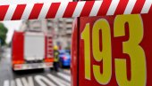 VATROGASCI IZVLAČE POVREĐENE IZ VOZILA: Stravična saobraćajna nezgoda u Beogradu
