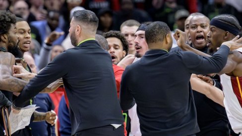 NIKOLA JOVIĆ SUSPENDOVAN! NBA liga bez milosti prema Srbinu zbog učešća u tuči NIKOLA JOVIĆ SUSPENDOVAN! NBA liga bez milosti prema Srbinu zbog učešća u tuči