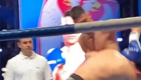 ЗАСТАВА ЛАЖНЕ ДРЖАВЕ КОСОВО МУ ДОШЛА ГЛАВЕ! Провоцирао Србина, па брутално нокаутиран ЗАСТАВА ЛАЖНЕ ДРЖАВЕ КОСОВО МУ ДОШЛА ГЛАВЕ! Провоцирао Србина, па брутално нокаутиран