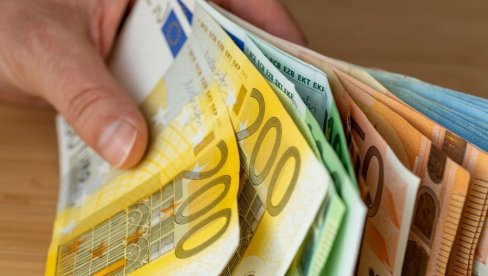 SKOČIO EVRO U SRBIJI: Stručnjaci tvrde da nema razloga za paniku