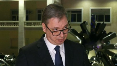 КУРТИ ЖЕЛИ ДА ИСЕЛИ СРБЕ СА КиМ Вучић: Сузе ми крећу сваки пут кад видим наш народ да чека испред банкомата КУРТИ ЖЕЛИ ДА ИСЕЛИ СРБЕ СА КиМ Вучић: Сузе ми крећу сваки пут кад видим наш народ да чека испред банкомата