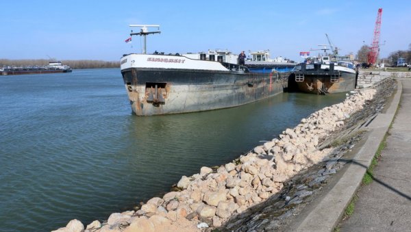 РАДОВИ НА УРЕЂЕЊУ ОБАЛОУТВРДЕ У СМЕДЕРЕВУ ЧЕКАЈУ НИЖИ ВОДОСТАЈ: Санација оштећења на чекању три месеца