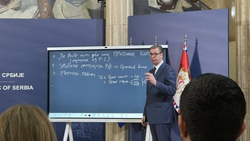 VUČIĆEV SARADNIK OČITAVA BROJILA A JA POJMA NEMAM KO JE ČOVEK: Predsednik raskrinkao namere opozicionih medija koji rade protiv Srbije VUČIĆEV SARADNIK OČITAVA BROJILA A JA POJMA NEMAM KO JE ČOVEK: Predsednik raskrinkao namere opozicionih medija koji rade protiv Srbije