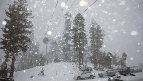 СТИЖЕ НАМ ЛЕДЕНИ ХАОС: Метеоролози открили кад нас очекује снег - Упаљени метеоаларми у целој Србији