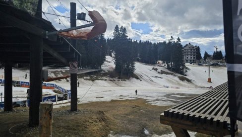 NA KOPAONIKU PRAVO PROLEĆE: Turisti i lokalci u čudu, temperature u plusu, a pravog snega ni na vidiku (FOTO/VIDEO) NA KOPAONIKU PRAVO PROLEĆE: Turisti i lokalci u čudu, temperature u plusu, a pravog snega ni na vidiku (FOTO/VIDEO)