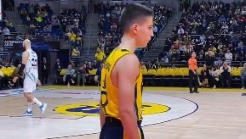 VELIKI TALENAT OSTVARIO SAN: Ima samo 16 godina i debitovao je za Fenerbahče (VIDEO)