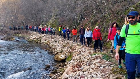 ПЛАНИНАРСКА АКЦИЈА КОД ПАРАЋИНА:  Пешачили кањоном Црнице