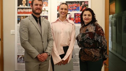 ИСТОРИЈА ОЛИМПИЗМА: У Крушевцу отворена изложба Пут правих вредности ИСТОРИЈА ОЛИМПИЗМА: У Крушевцу отворена изложба Пут правих вредности
