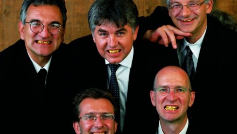 UMETNIČKA DRŽAVA NA MALOM KALEMEGDANU: Čuvena slovenačka grupa IRWIN izlaže u Paviljonu Cvijeta Zuzorić UMETNIČKA DRŽAVA NA MALOM KALEMEGDANU: Čuvena slovenačka grupa IRWIN izlaže u Paviljonu Cvijeta Zuzorić