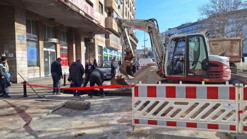 DEČANSKA ZATVORENA DO PONEDELJKA: Radnici pronašli još jedan kvar na cevima