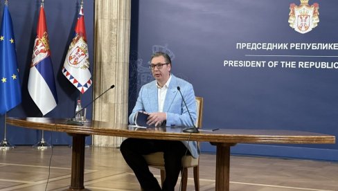 ВУЧИЋ СЕ ОБРАТИО ГРАЂАНИМА: Србија се наоружава да би чувала своје име и презиме ВУЧИЋ СЕ ОБРАТИО ГРАЂАНИМА: Србија се наоружава да би чувала своје име и презиме
