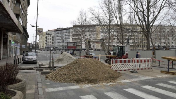 ДЕЧАНСКА ЗАТВОРЕНА ЗА САОБРАЋАЈ: Због радова измене у саобраћају - погледајте које линије мењају трасу (ФОТО)