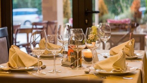 СКОЧИЛЕ ЦЕНЕ УГОСТИТЕЉСКИХ УСЛУГА: Највише поскупела ова врста јела, а ево где ударају по ушима