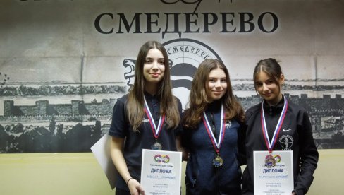 ПЕТ МЕДАЉА ЗА СТРЕЛЦЕ СМЕДЕРЕВА: Смедеревцима две златне, две сребрне и бронзана медаља ПЕТ МЕДАЉА ЗА СТРЕЛЦЕ СМЕДЕРЕВА: Смедеревцима две златне, две сребрне и бронзана медаља