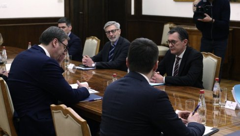 ВУЧИЋ СА РОКФЕЈОМ: Председник Србије разговара са француским дипломатом (ФОТО) ВУЧИЋ СА РОКФЕЈОМ: Председник Србије разговара са француским дипломатом (ФОТО)