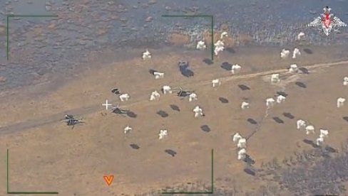 ПОГЛЕДАЈТЕ – АКЦИЈА ОТКРИЈ И УНИШТИ: Украјински хеликоптери погођени руском касетном муницијом (ВИДЕО) ПОГЛЕДАЈТЕ – АКЦИЈА ОТКРИЈ И УНИШТИ: Украјински хеликоптери погођени руском касетном муницијом (ВИДЕО)