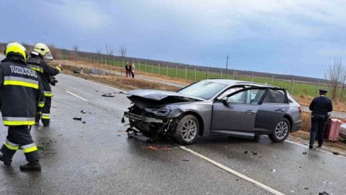 PIJAN VOZIO FORDA I SLETEO S PUTA: Tokom proteklog vikenda na području Zrenjanina povređene dve osobe PIJAN VOZIO FORDA I SLETEO S PUTA: Tokom proteklog vikenda na području Zrenjanina povređene dve osobe