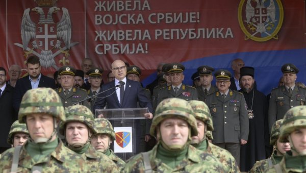 У ВАМА ВИДИМ СНАГУ НАШЕ СРБИЈЕ Вучевић на полагању војничке заклетве у Ваљеву: Постали сте чувари нашег идентитета (ФОТО)