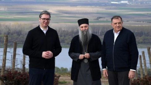 VUČIĆ SA PORFIRIJEM I DODIKOM: Jedan od najznačajnijih sastanaka, više informacija tokom večeri (FOTO) VUČIĆ SA PORFIRIJEM I DODIKOM: Jedan od najznačajnijih sastanaka, više informacija tokom večeri (FOTO)