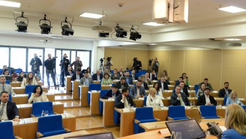 ЉАГОМ И ДАНАС ПУЦАЈУ У ПАВЛА: И НВО против предлога да улицу у Подгорици именују по бившем министру Булатовићу ЉАГОМ И ДАНАС ПУЦАЈУ У ПАВЛА: И НВО против предлога да улицу у Подгорици именују по бившем министру Булатовићу