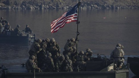 АМЕРИКА ПОВЛАЧИ ДЕО ТРУПА ИЗ РУМУНИЈЕ АМЕРИКА ПОВЛАЧИ ДЕО ТРУПА ИЗ РУМУНИЈЕ