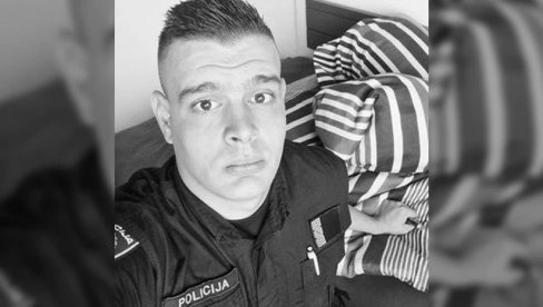 POLICAJAC MARKO PUCAO U DEVOJKU, OPRAO RUKE I ODEĆU, PA NAZVAO POLICIJU: Joj, šefe, cura mi se ubila... POLICAJAC MARKO PUCAO U DEVOJKU, OPRAO RUKE I ODEĆU, PA NAZVAO POLICIJU: Joj, šefe, cura mi se ubila...