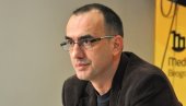 ОГЛАСИО СЕ ДИНКО ГРУХОЊИЋ: На Миловој ТВ брани терористе, напада Вучића и спомиње крвопролиће (ВИДЕО)
